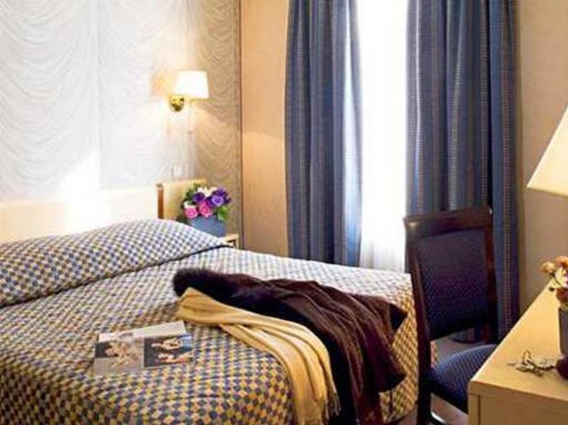 Hotel Renoir Montparnasse Parigi
